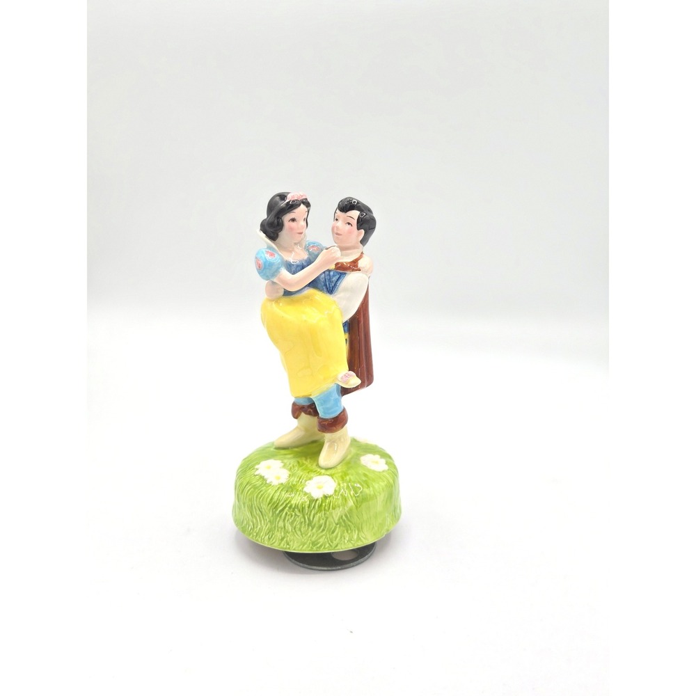 Vintage Schmid Disney Snow White & Prince Charming Music Box #253-322
